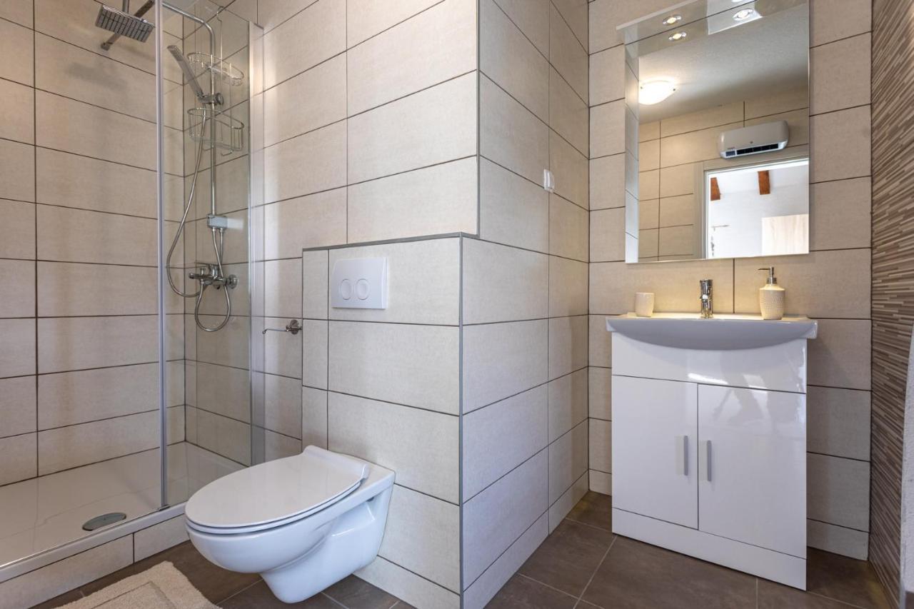 Villa Elm Milohnici Esterno foto