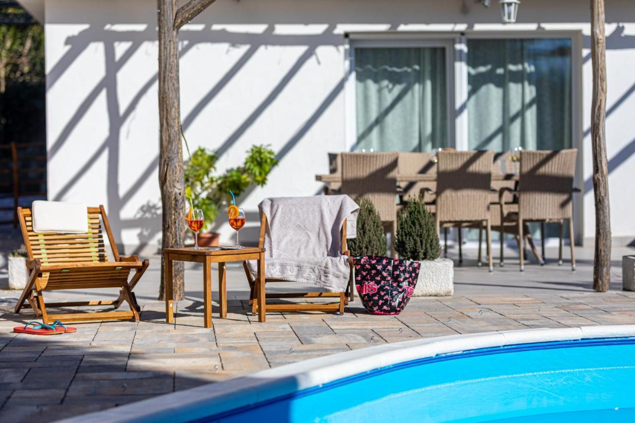 Villa Elm Milohnici Esterno foto